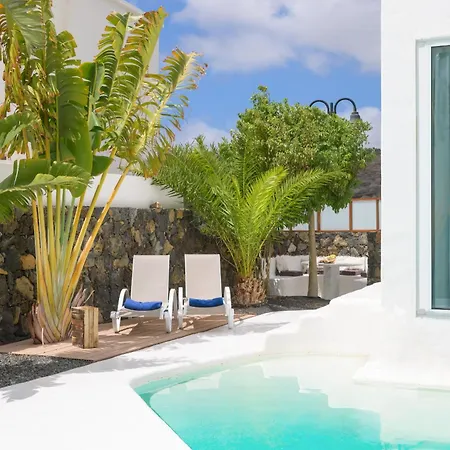 Aquablanca Deluxe En * Punta Mujeres